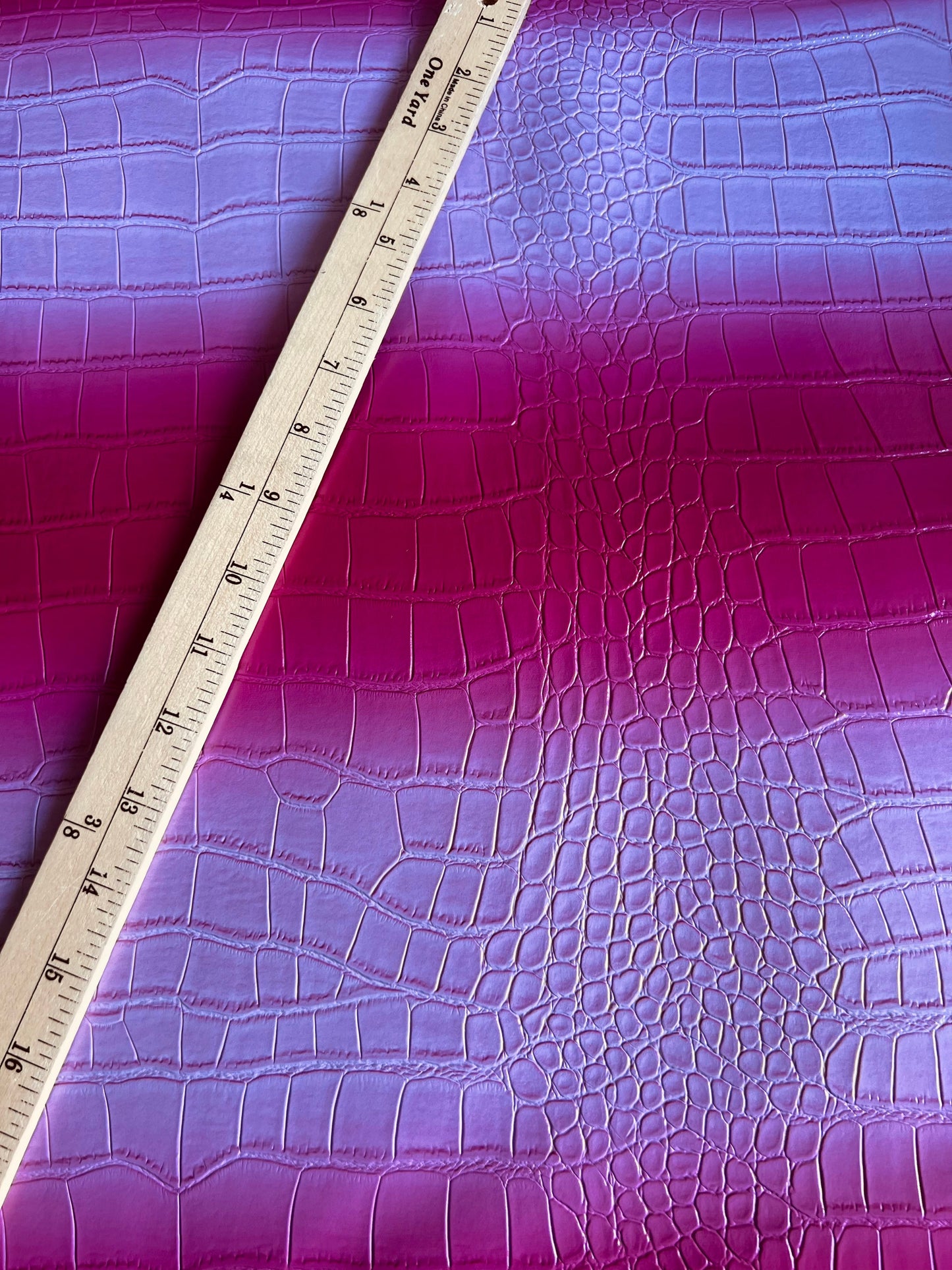 RETAIL Ombre Alligator Soft Back .9mm VINYL