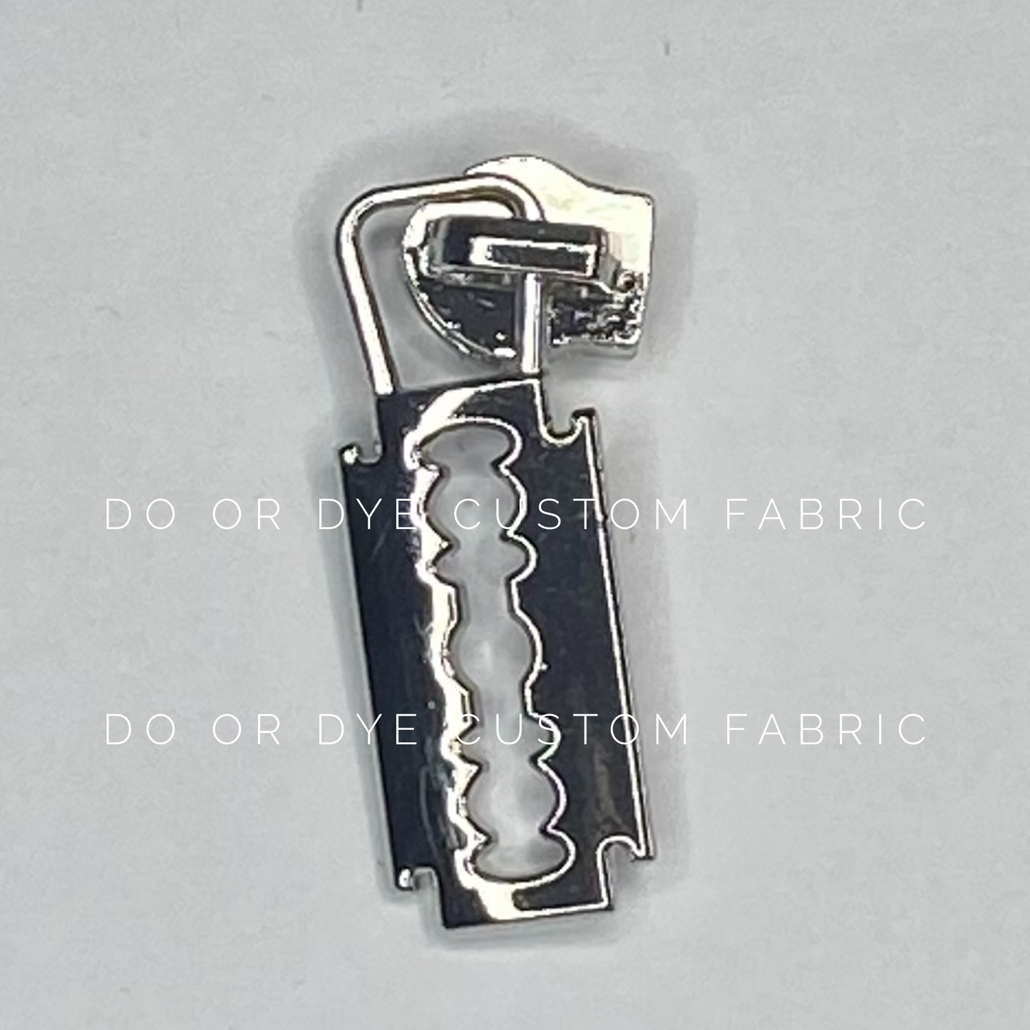 Razor Blades #5 Nylon Zipper Pulls Retail FLAWED